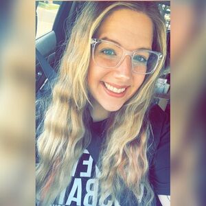 Meet your Posher, Crystal